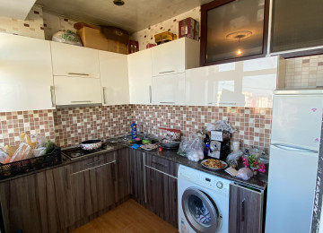 Mənzil yaşayış üçün lazım olan bütün əşyalarla təmin