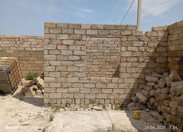 3 sotun içində. 25x12 həyət. 10x11 ev sahəsi . şəkildə