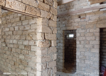 3 sotun içində. 25x12 həyət. 10x11 ev sahəsi . şəkildə