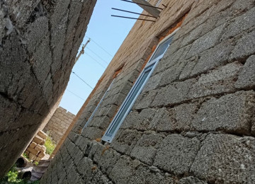 3 sotun içində. 25x12 həyət. 10x11 ev sahəsi . şəkildə