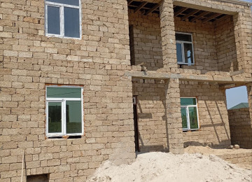 3 sotun içində. 25x12 həyət. 10x11 ev sahəsi . şəkildə