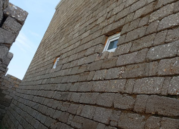 3 sotun içində. 25x12 həyət. 10x11 ev sahəsi . şəkildə