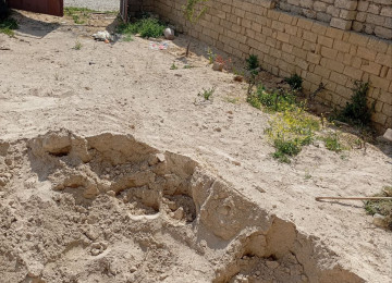 3 sotun içində. 25x12 həyət. 10x11 ev sahəsi . şəkildə