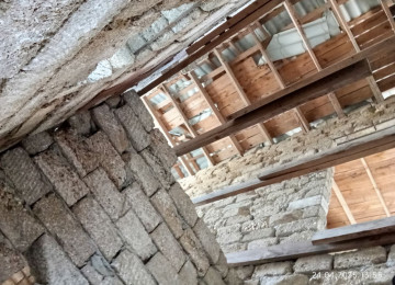 3 sotun içində. 25x12 həyət. 10x11 ev sahəsi . şəkildə