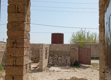 3 sotun içində. 25x12 həyət. 10x11 ev sahəsi . şəkildə