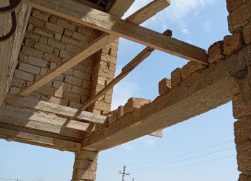 3 sotun içində. 25x12 həyət. 10x11 ev sahəsi . şəkildə