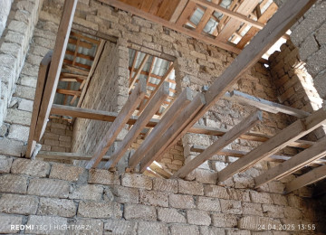 3 sotun içində. 25x12 həyət. 10x11 ev sahəsi . şəkildə