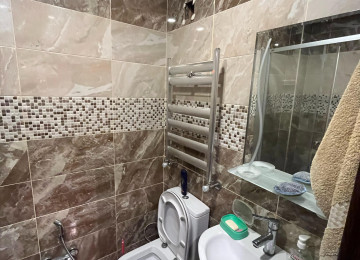 Tam təmirli, hər bir şəraiti olan mənzil kirayə verilir.