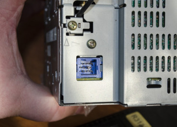 Pioneer avtomagnitofonlar ucun AUX kabeli satilir.