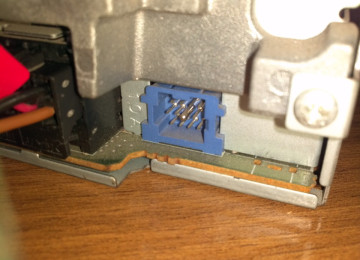 Pioneer avtomagnitofonlar ucun AUX kabeli satilir.