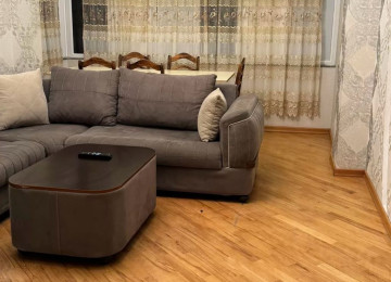 Masazlr Qurtlus 93 2 otaq 60 kv Menzilde hersarayeti var