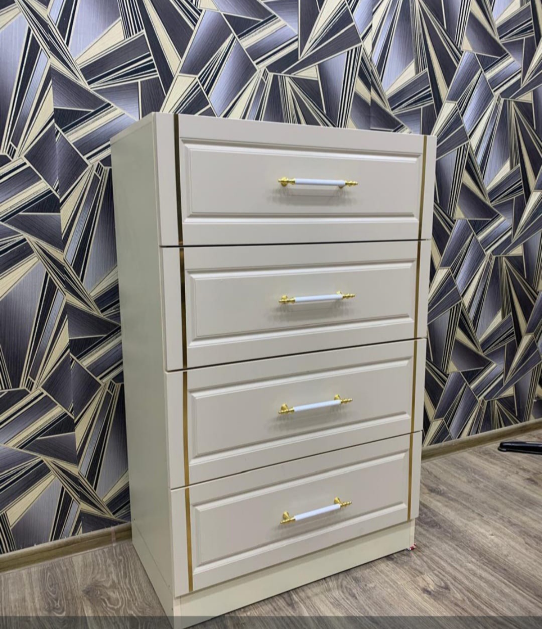 Siyirməli dolab Hazır əldə var Qapılar membrandi Ölçü