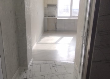 Evimiz tam təmirlidir. Qaz, işıq,su daimidir. Ev kombi