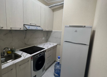 Ailəyə verilir. İnternet.kombi.kondisoner.televizor var.