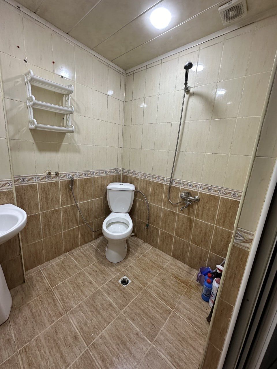 Abşeron gənclər şəhərciyində (Riyad ticarət mərkəzi ilə