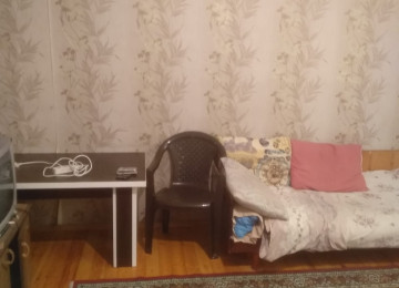 AAAF -tərəfdə, Uğur marketin arxası, Şükürun maqazini,