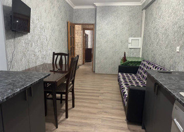 Abşeron gənclər şəhərciyində (Riyad ticarət mərkəzi ilə