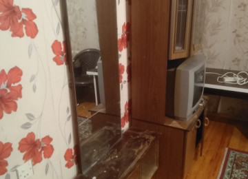 AAAF -tərəfdə, Uğur marketin arxası, Şükürun maqazini,