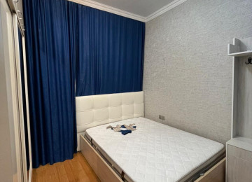 Ev Xirdalan Seherinin Merkezide Kohne Bazarla Uzbe -Uz olan