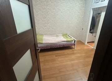 Ev Xirdalan Seherinin Merkezide Kohne Bazarla Uzbe -Uz olan