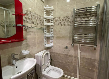 Ev Xirdalan Seherinin Merkezide Kohne Bazarla Uzbe -Uz olan