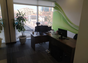 Hazır tam təmirli ofis satılır. 122 m2, 5500 AZN-dən.