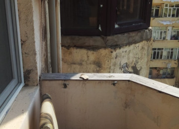 Xlrdalan Super yerde 3 nmreli mektebin yanl esyanan satllr