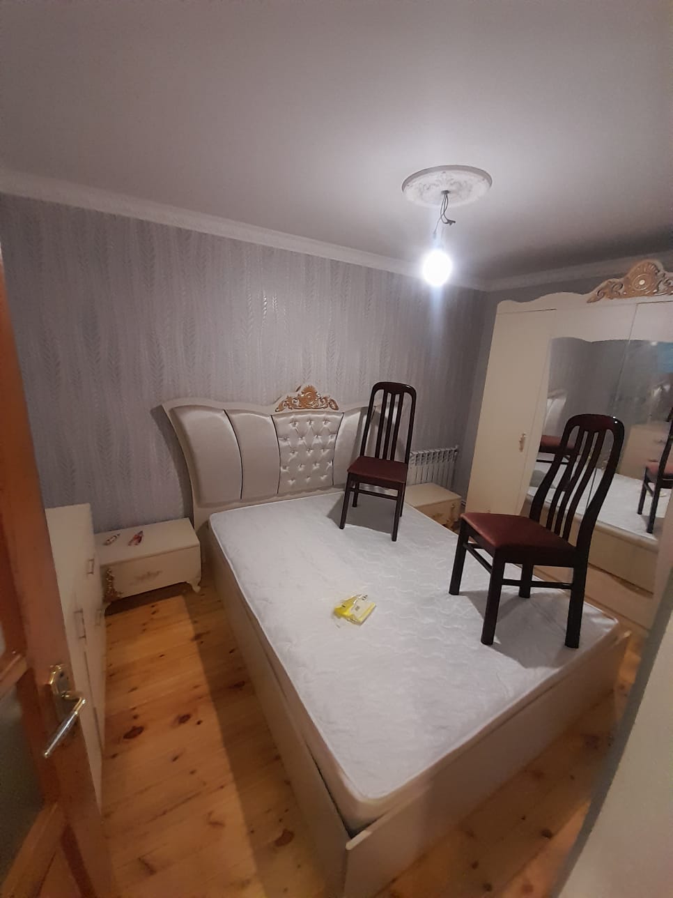 Xlrdalan kohne bazara yanl 3 otaq heyet evi kiraye verlir