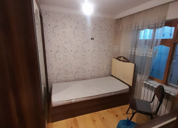 Xlrdalan kohne bazara yanl 3 otaq heyet evi kiraye verlir