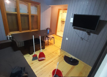 Xlrdalan kohne bazara yanl 3 otaq heyet evi kiraye verlir