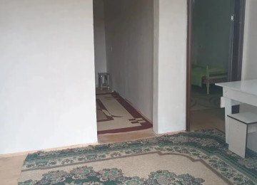 Yeni Suraxanida ev kiraye verilir uzun müddətli..əşyali
