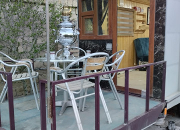 Arendaya da verirem. Əla vəziyyətdədir. Balkonu da var.