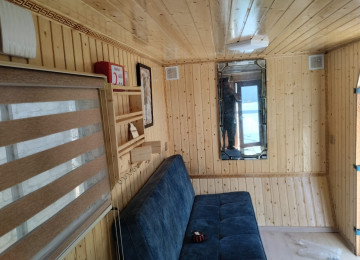 Arendaya da verirem. Əla vəziyyətdədir. Balkonu da var.