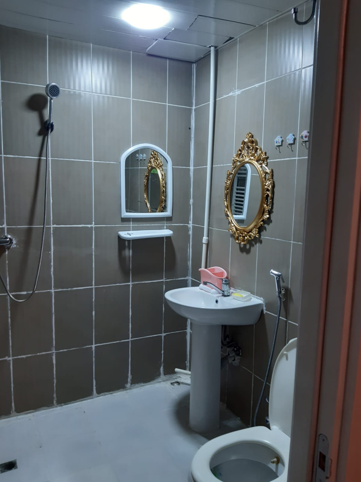 Riyat Ticaret Merkezi Mənzildə təmirdən sonra yaşayış