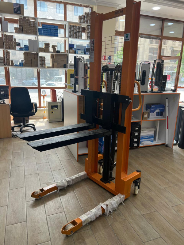 Stabelyor yuk qaldirici Size En yeni muasir Manual Nyulon