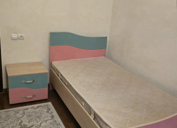 Şəkildə gördüyünüz şkaf, dolab, çarpayı. İdeal vəziyyətdə