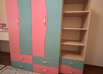 Şəkildə gördüyünüz şkaf, dolab, çarpayı. İdeal vəziyyətdə