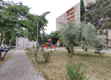 Xətai rayonu Sarayevo küçəsi Bakı Kinoteatrla üzbə-üz