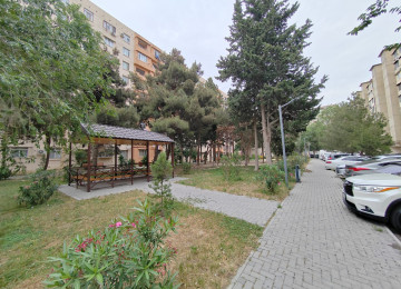 Xətai rayonu Sarayevo küçəsi Bakı Kinoteatrla üzbə-üz