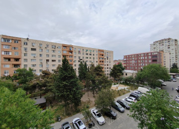 Xətai rayonu Sarayevo küçəsi Bakı Kinoteatrla üzbə-üz