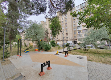 Xətai rayonu Sarayevo küçəsi Bakı Kinoteatrla üzbə-üz