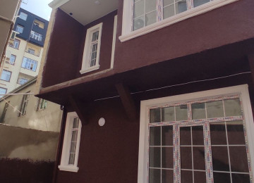 Xlrdalada 7 nomreli mektebin yanl 3 otaq heyet evi satllr