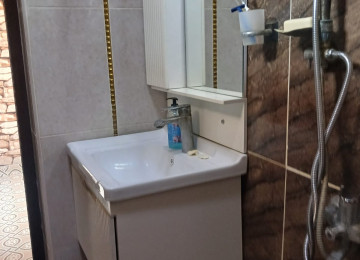 Masazlr qesebesi kohne beko teref olan yerde 2 otaq heyet