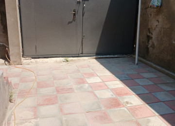 Masazlr qesebesi kohne beko teref olan yerde 2 otaq heyet