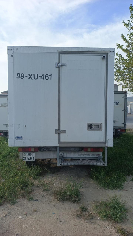 Mersedes Benz Sprinter Furqon Soyuducu yük maşını. Yanacaq növü dizel. Maşın yaxşı veziyyətdədir. Təcili olaraq satılır. Mersedes benz Sprinter Furqon Soyuducu yük maşını təcili