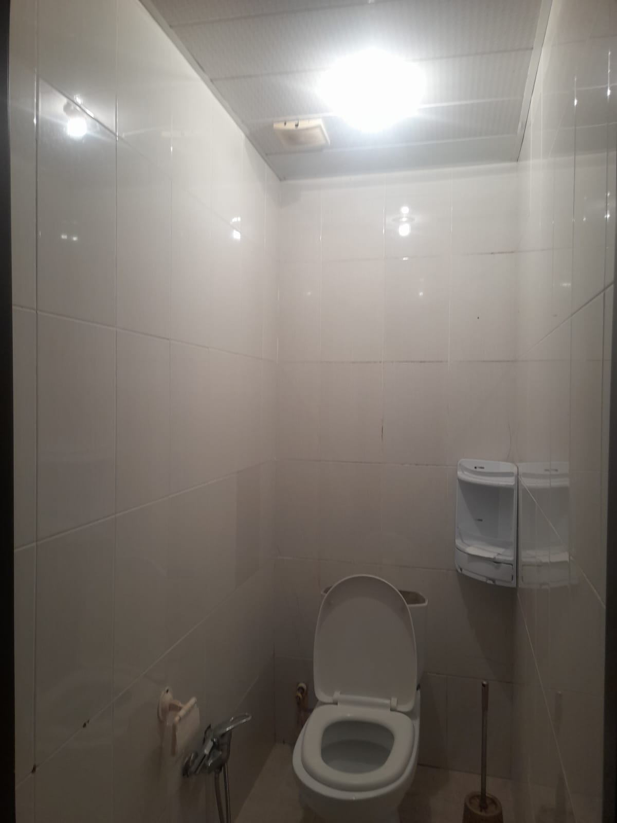 Riyyat ticaret Merkezinin yanl 3 otaq menzil kiraye verlir