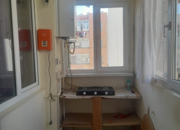 Riyyat ticaret Merkezinin yanl 3 otaq menzil kiraye verlir