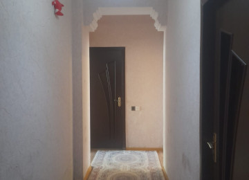 Riyyat ticaret Merkezinin yanl 3 otaq menzil kiraye verlir