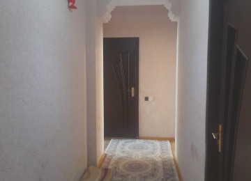 Riyyat ticaret Merkezinin yanl 3 otaq menzil kiraye verlir