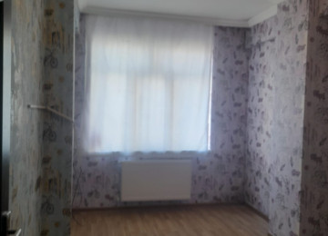 Riyyat ticaret Merkezinin yanl 3 otaq menzil kiraye verlir